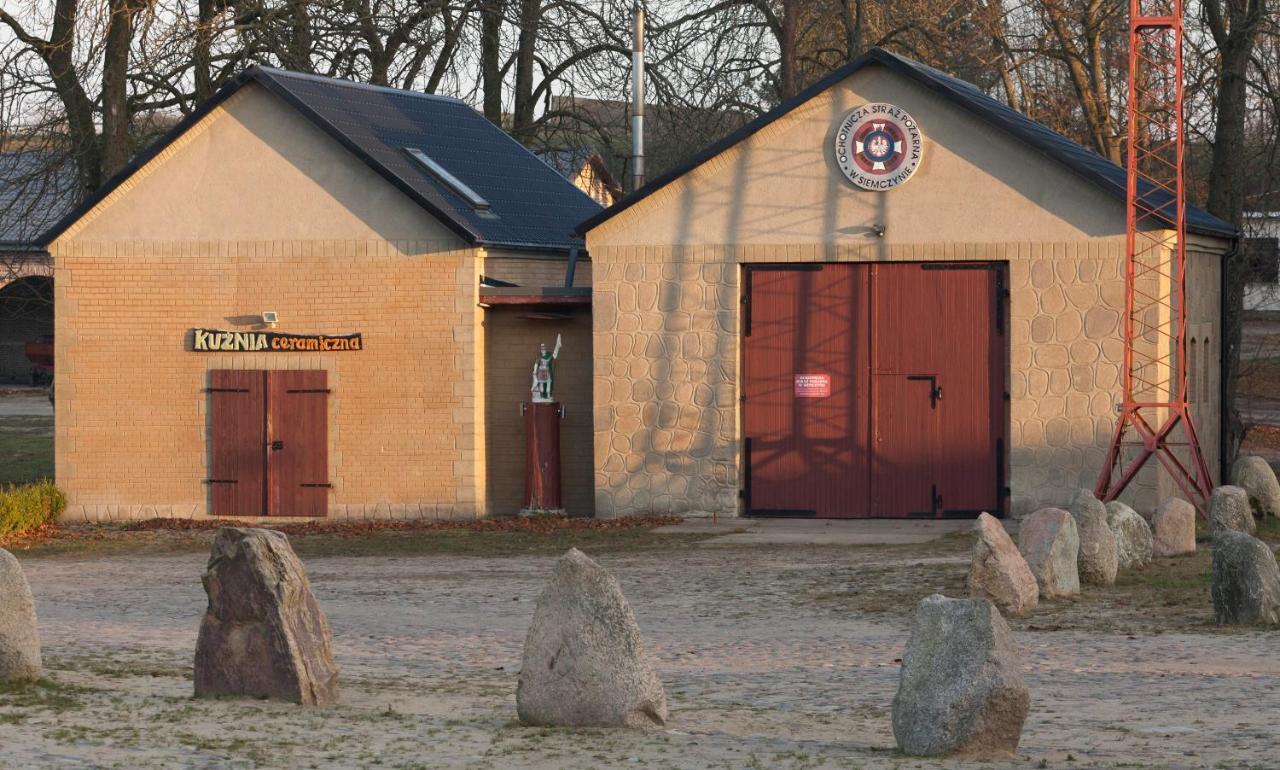 Palac Siemczyno Hotel Exterior photo